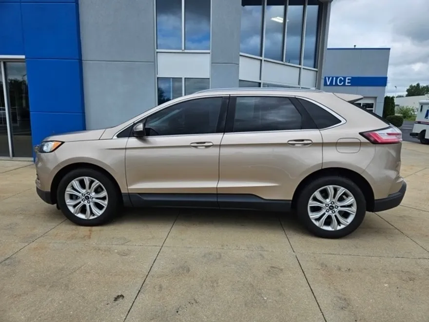2020 Ford Edge Titanium photo 1