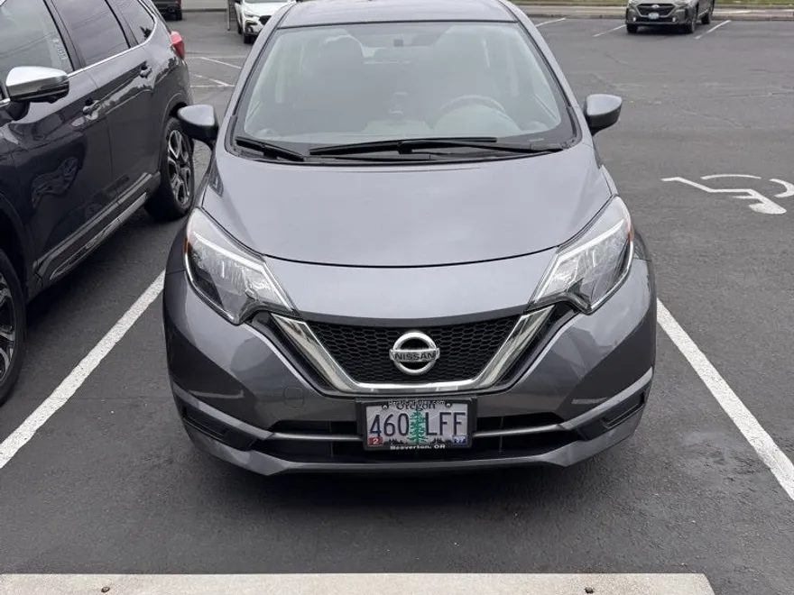 2017 Nissan Versa Note SV photo 1