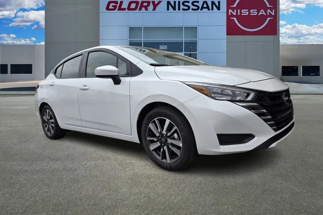 2025 Nissan Versa SV photo 1