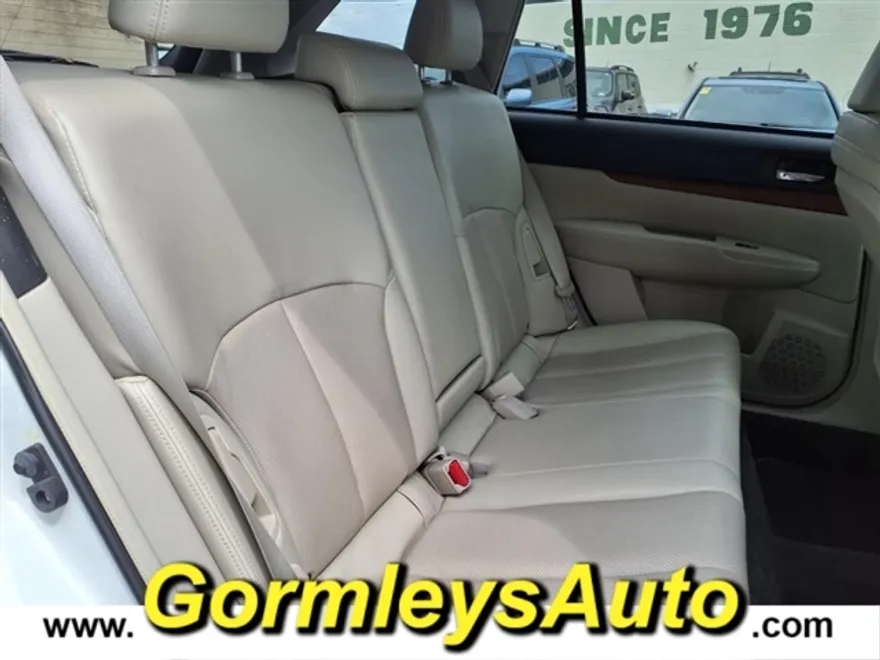2014 Subaru Outback 2.5i Limited photo 1