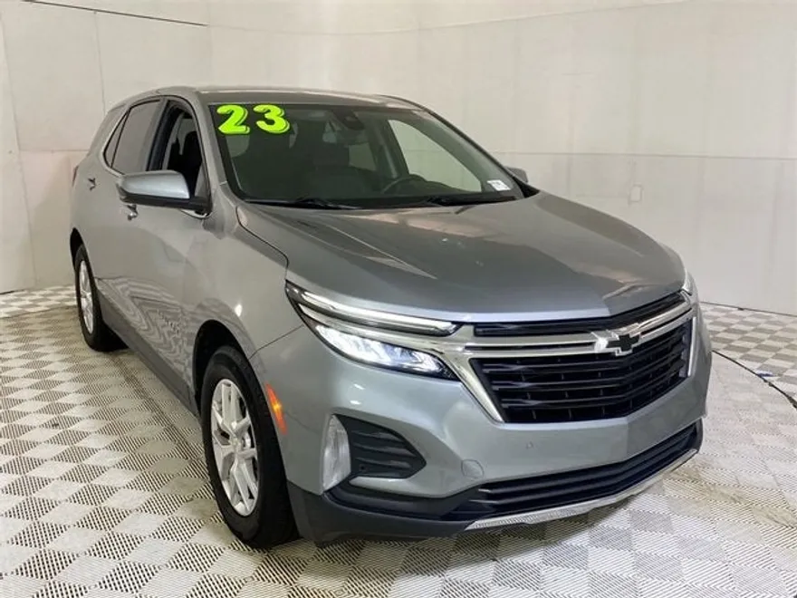 2023 Chevrolet Equinox LT photo 1