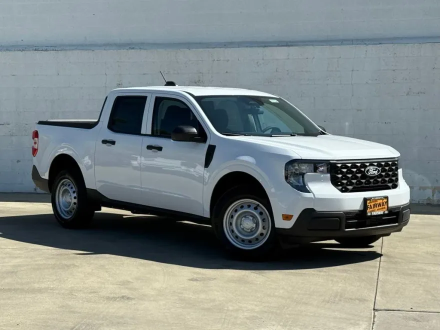 2025 Ford Maverick XL photo 1