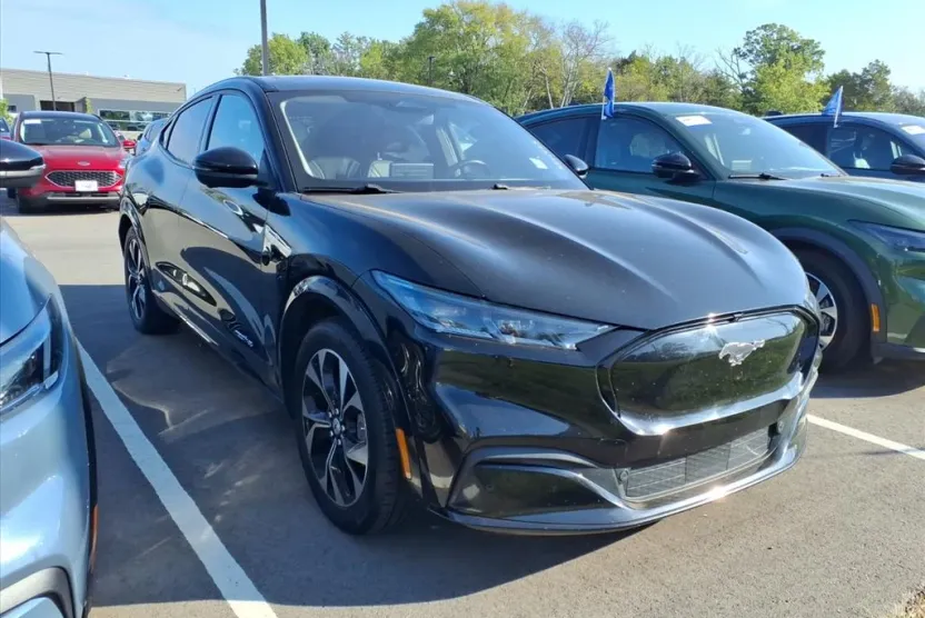 2021 Ford Mustang Mach-E Premium photo 1