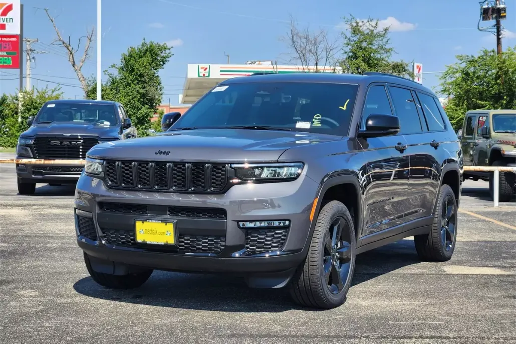 2025 Jeep Grand Cherokee Limited photo 1