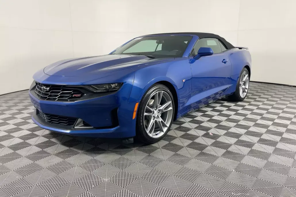 2022 Chevrolet Camaro 1LT photo 1