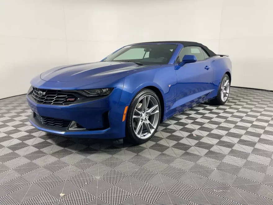2022 Chevrolet Camaro 1LT photo 1