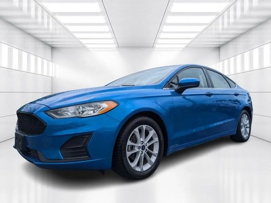 2020 Ford Fusion SE photo 1