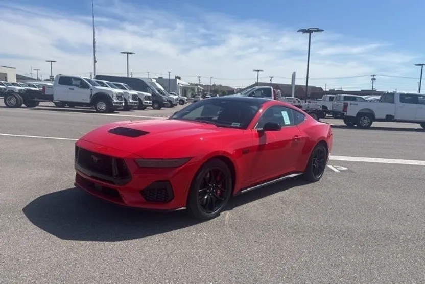 2025 Ford Mustang GT Premium photo 1