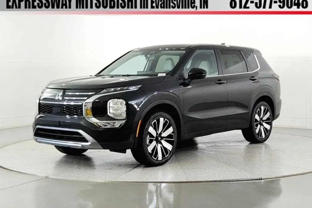 2025 Mitsubishi Outlander SE photo 1