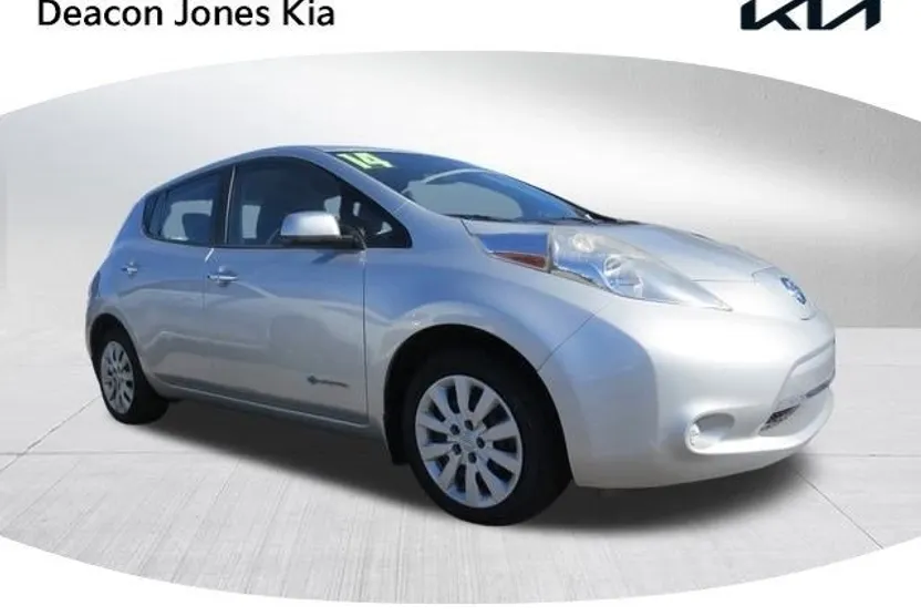 2014 Nissan Leaf S photo 1