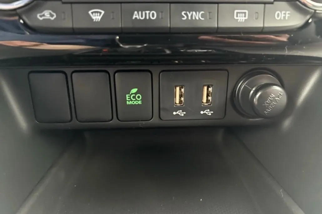 2025 Mitsubishi Eclipse Cross SE photo 1
