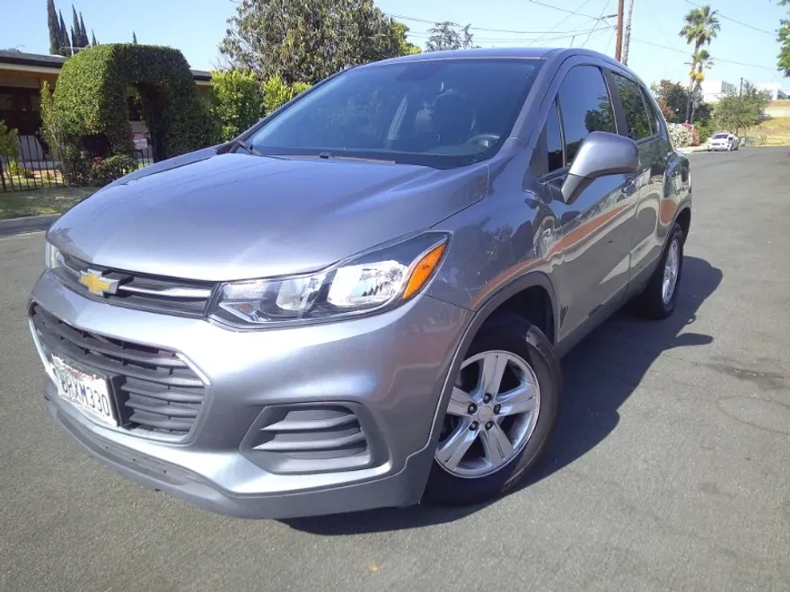 2020 Chevrolet Trax LS photo 1