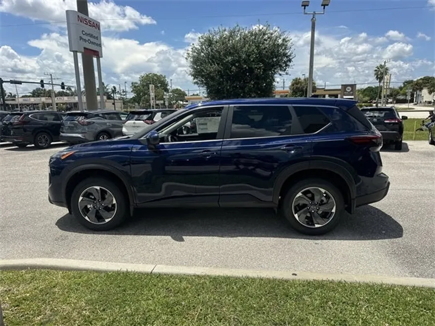 2026 Nissan Rogue SV photo 1