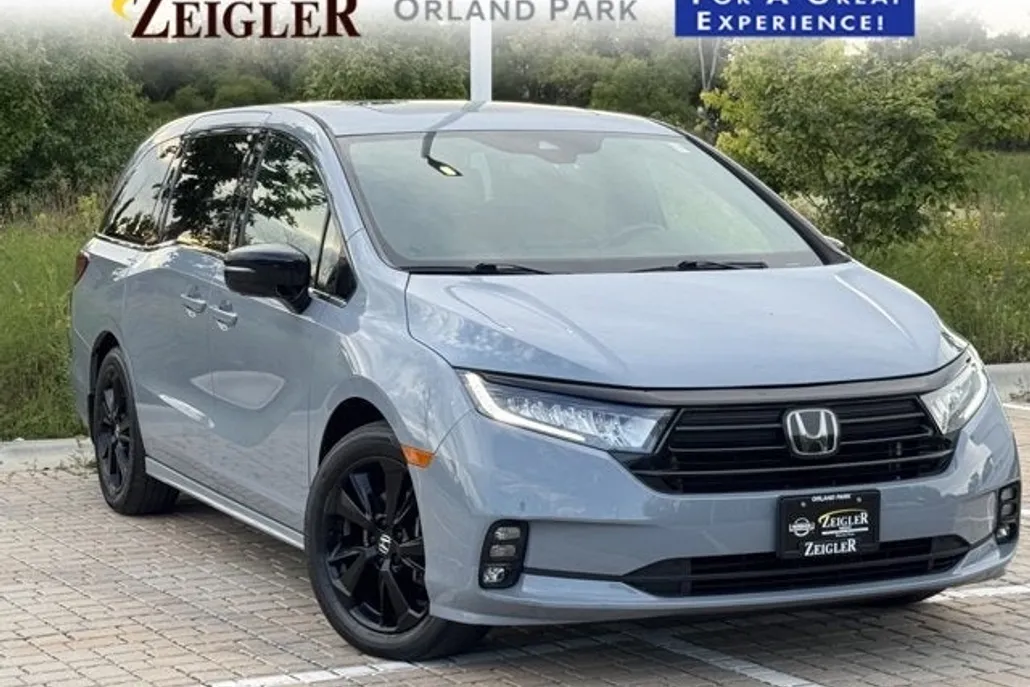 2023 Honda Odyssey Sport photo 1