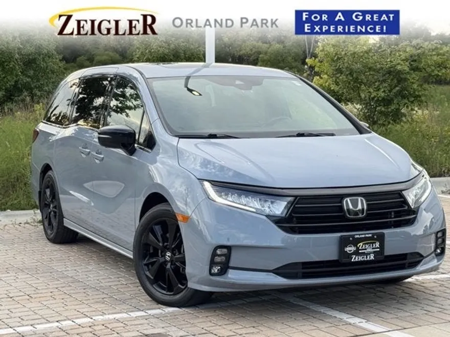 2023 Honda Odyssey Sport photo 1