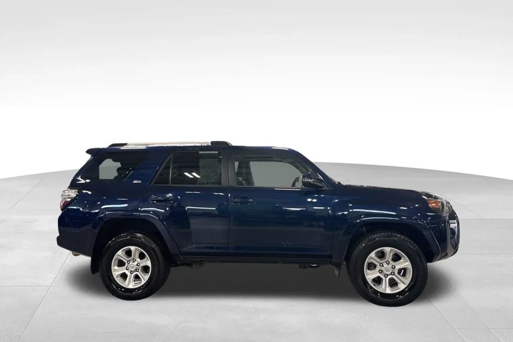 2022 Toyota 4Runner SR5 Premium photo 1
