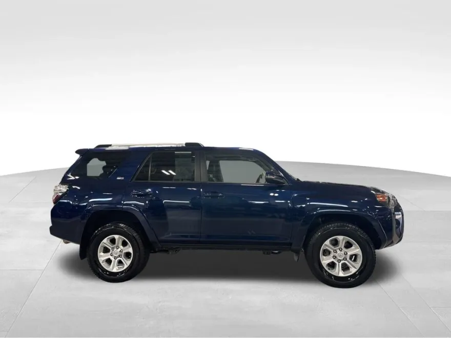 2022 Toyota 4Runner SR5 Premium photo 1