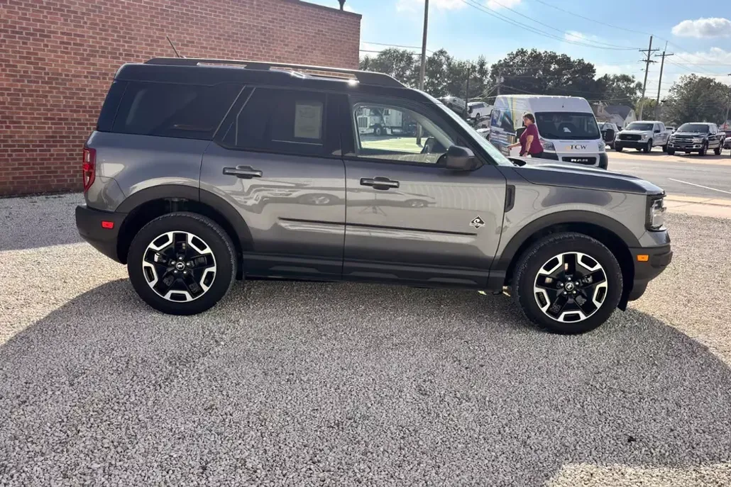 2021 Ford Bronco Sport Outer Banks photo 1