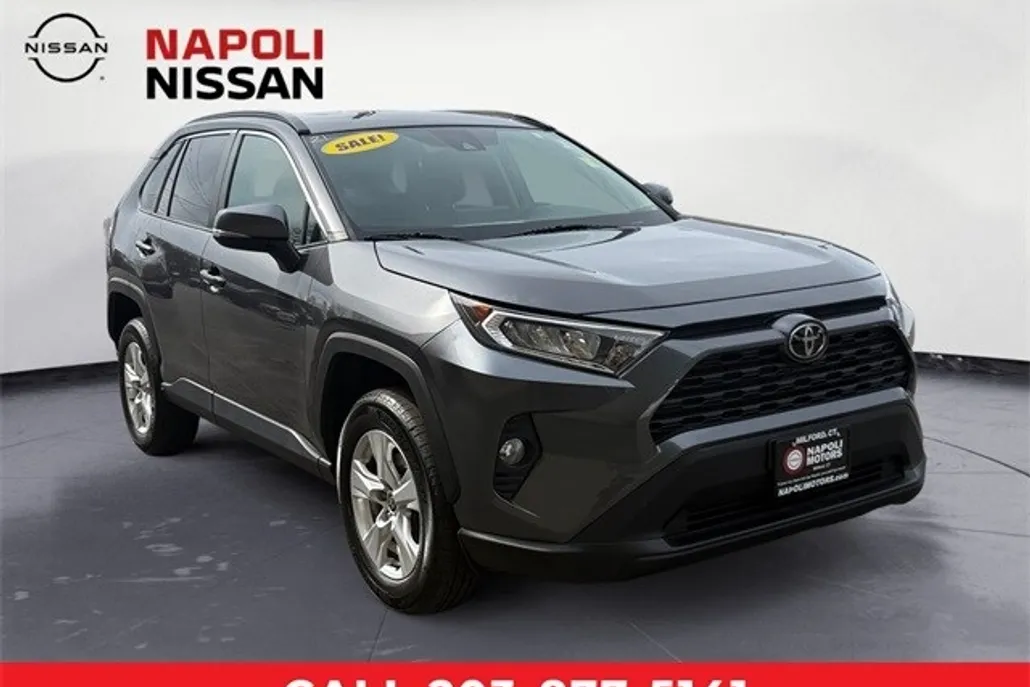 2021 Toyota RAV4 XLE photo 1