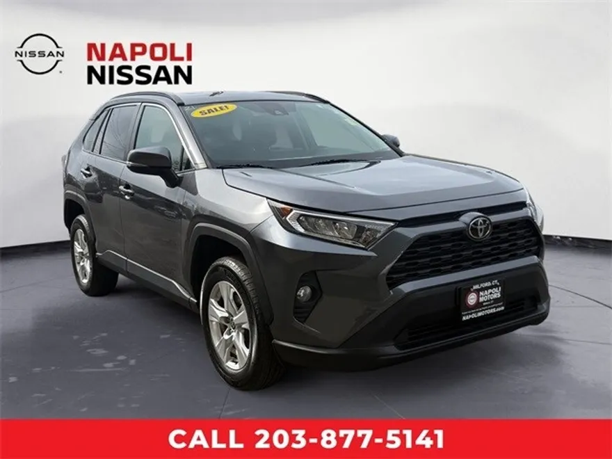 2021 Toyota RAV4 XLE photo 1