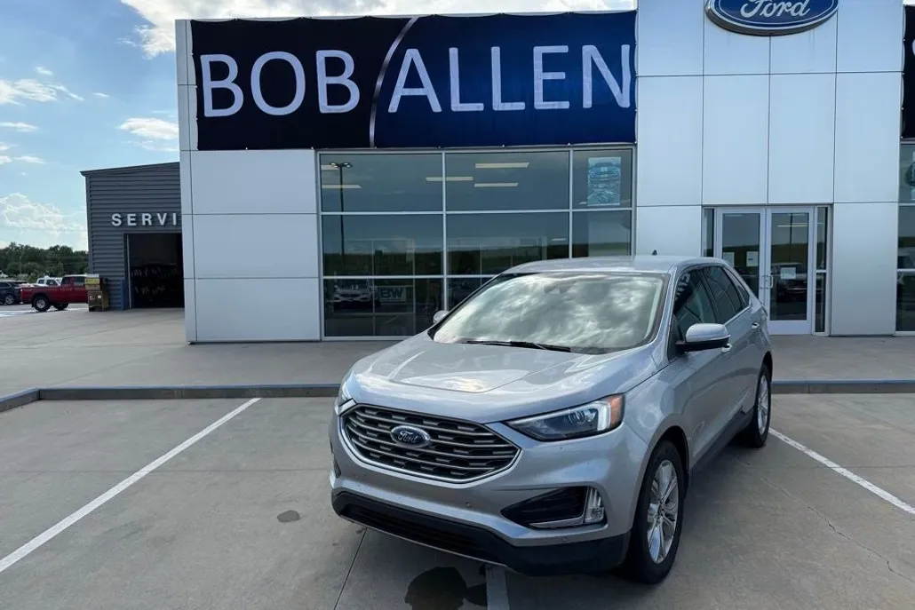 2024 Ford Edge Titanium photo 1