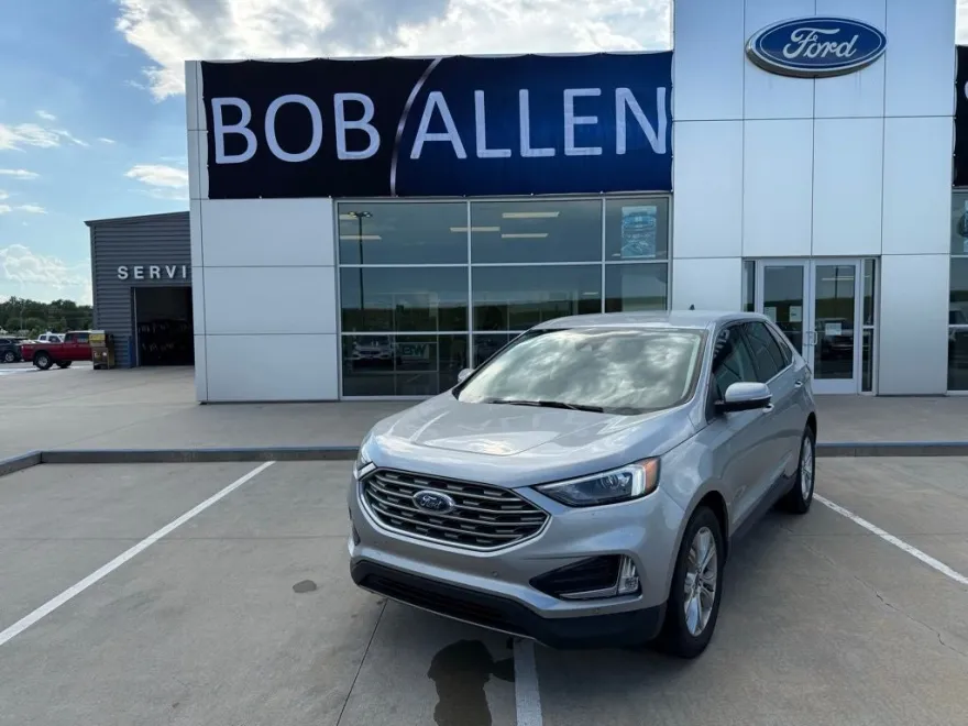 2024 Ford Edge Titanium photo 1