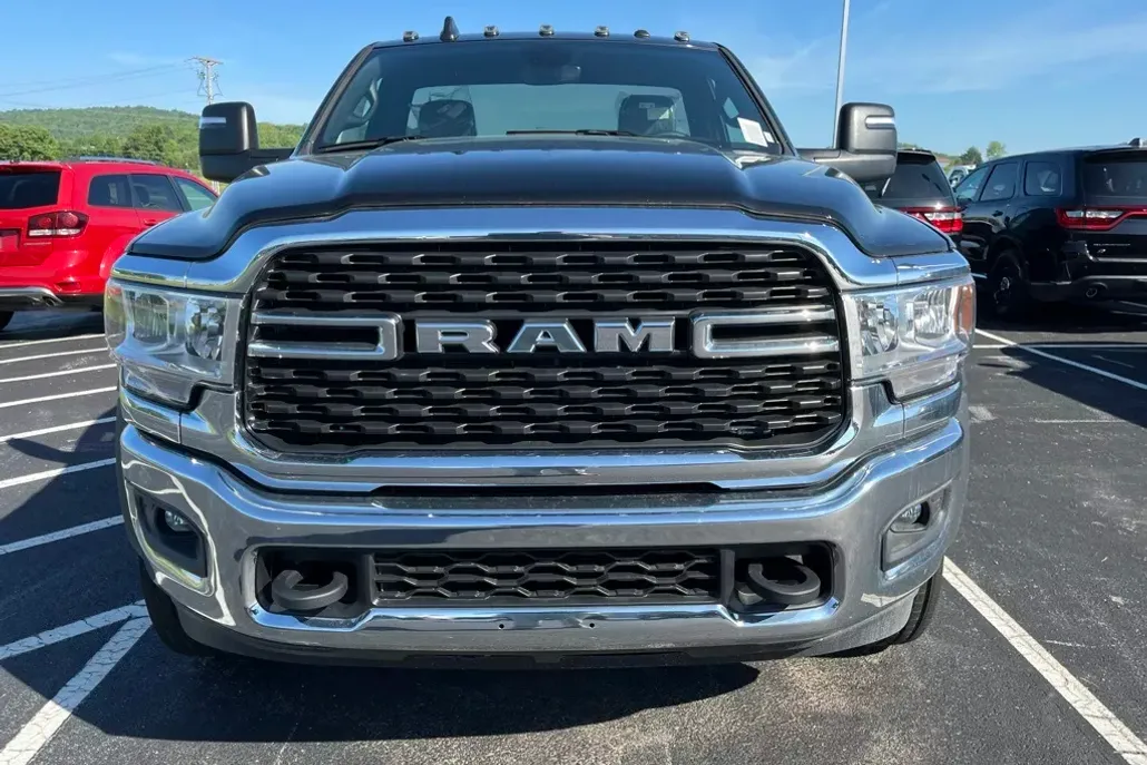2024 Ram 5500 SLT photo 1