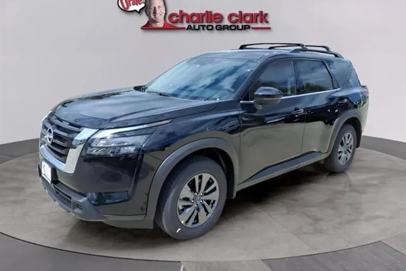 2025 Nissan Pathfinder SV photo 1