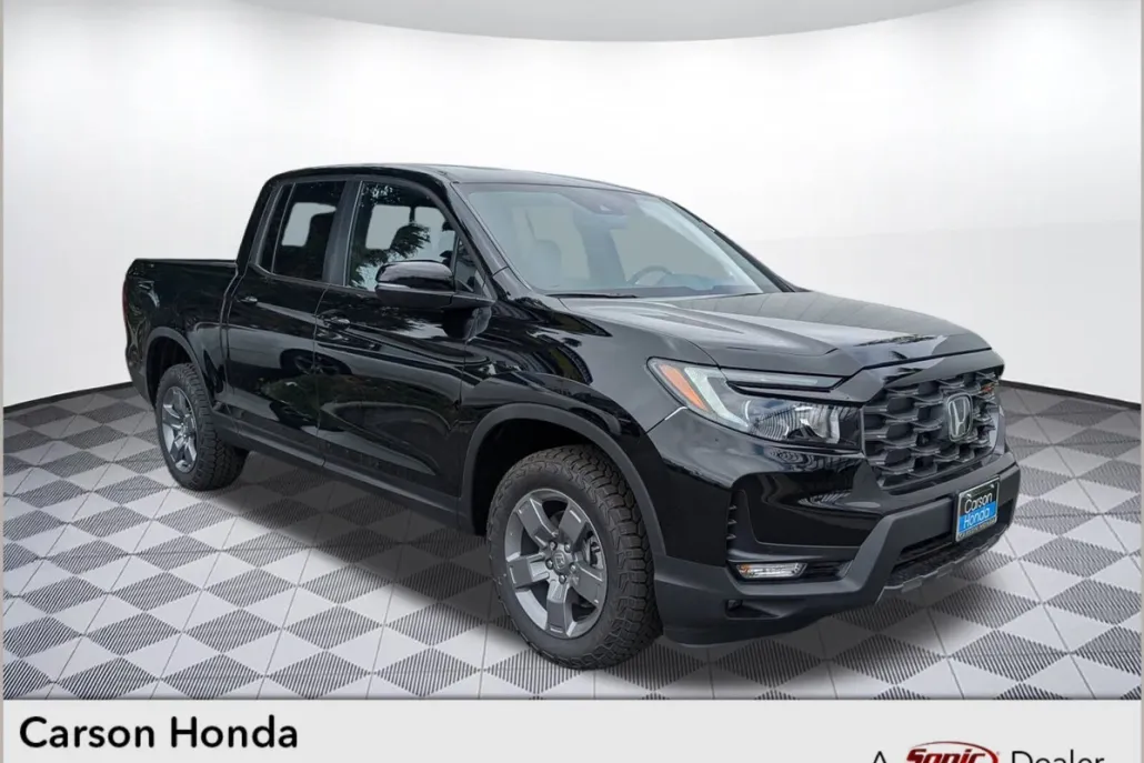2025 Honda Ridgeline TrailSport photo 1