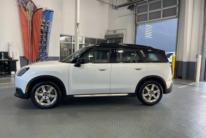 2025 Mini Countryman S ALL4 photo 1