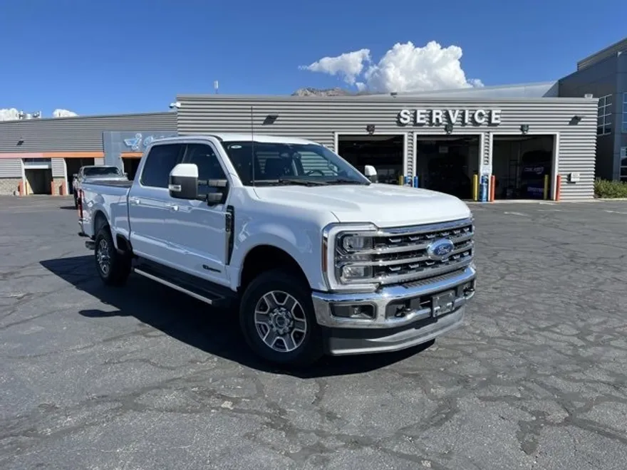 2023 Ford F-350 Lariat photo 1