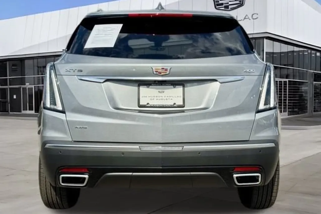 2025 Cadillac XT5 Sport photo 1