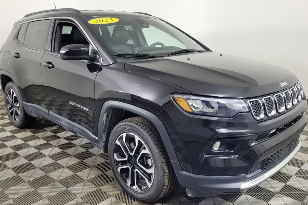 2023 Jeep Compass Limited photo 1