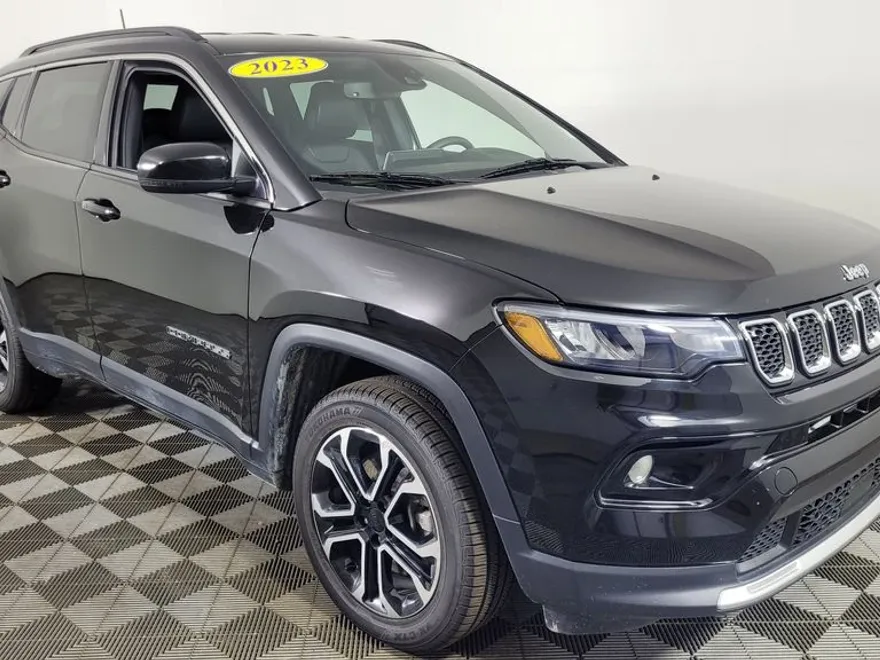 2023 Jeep Compass Limited photo 1