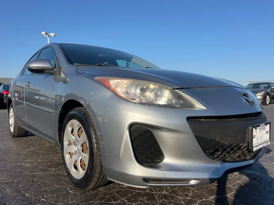 2013 Mazda Mazda3 i SV photo 1