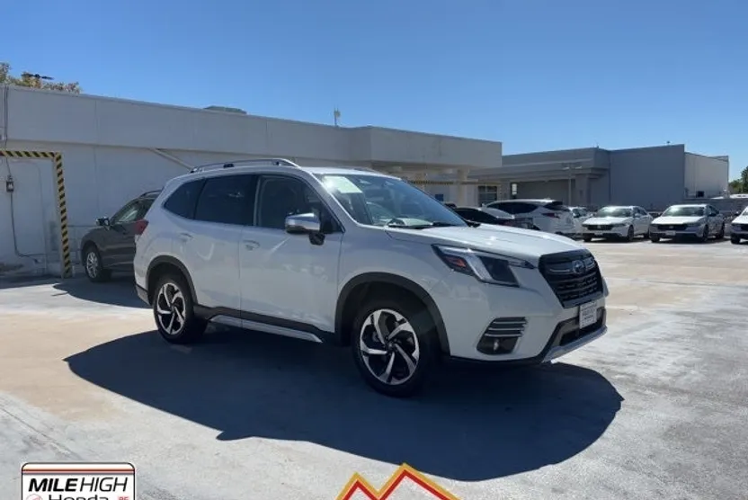 2023 Subaru Forester Touring photo 1