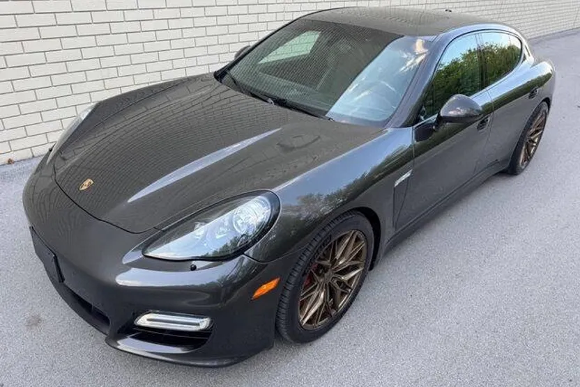 2013 Porsche Panamera GTS photo 1