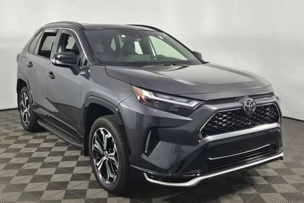 2025 Toyota RAV4 Hybrid SE photo 1