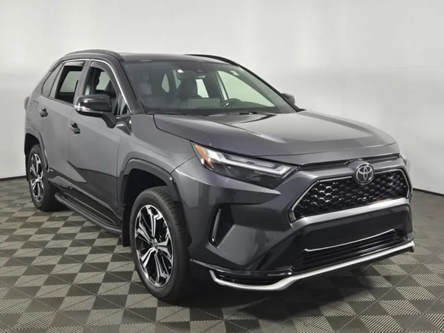 2025 Toyota RAV4 Hybrid SE photo 1