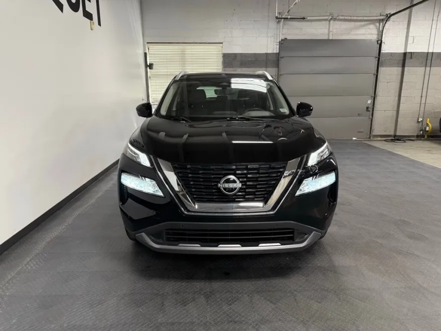 2023 Nissan Rogue SL photo 1