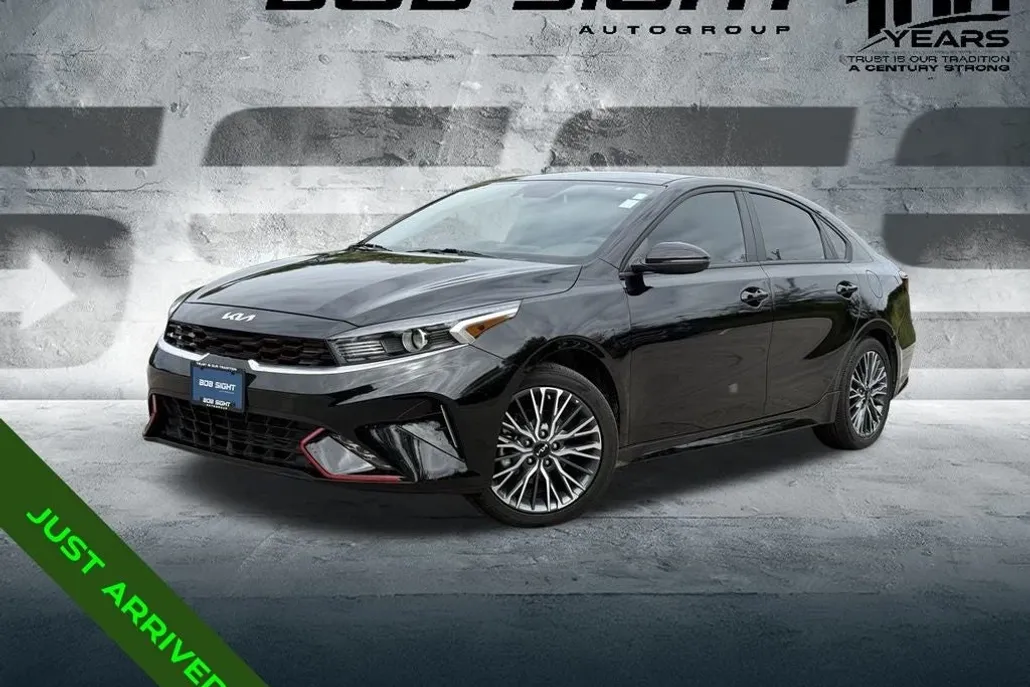2023 Kia Forte GT-Line photo 1