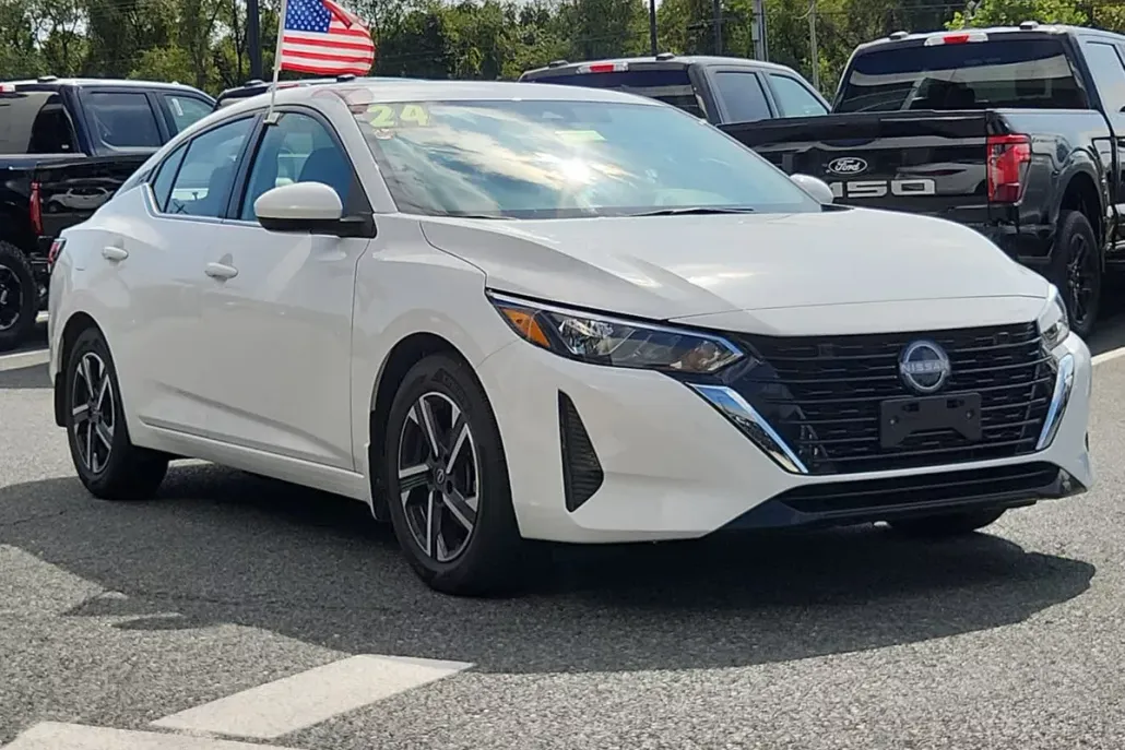 2024 Nissan Sentra SV photo 1