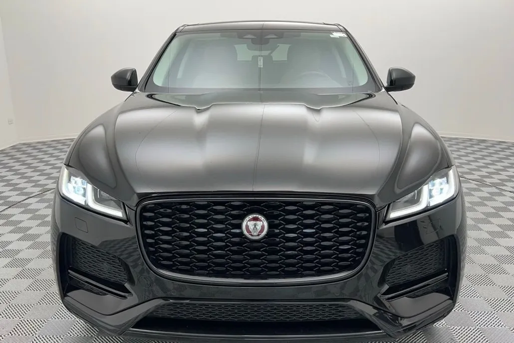 2022 Jaguar F-PACE P250 S photo 1