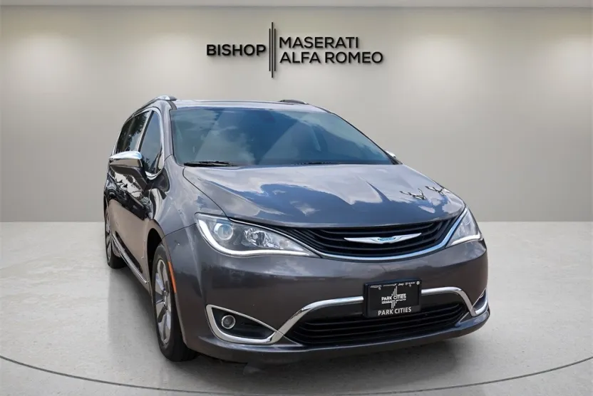 2018 Chrysler Pacifica Hybrid Limited photo 1