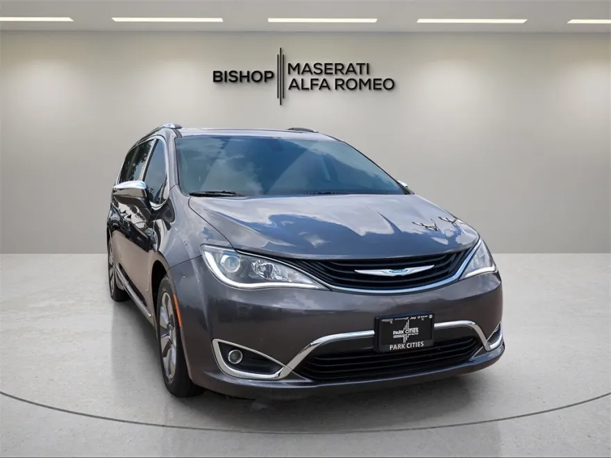 2018 Chrysler Pacifica Hybrid Limited photo 1