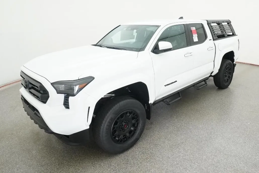 2025 Toyota Tacoma SR5 4x4 Double Cab photo 1