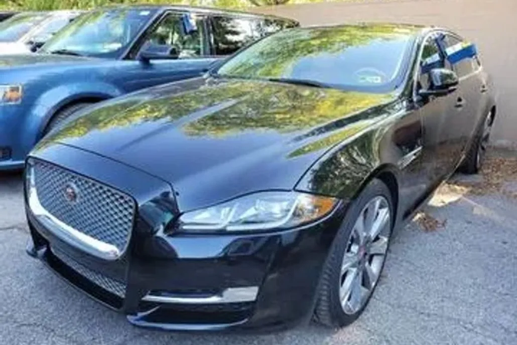 2017 Jaguar XJ XJL Portfolio photo 1