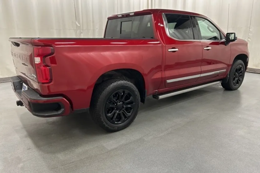 2022 Chevrolet Silverado 1500 High Country photo 1