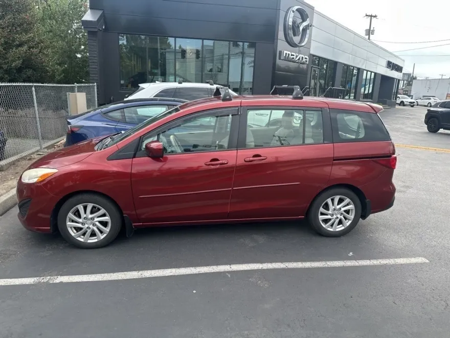 2012 Mazda Mazda5 Sport photo 1