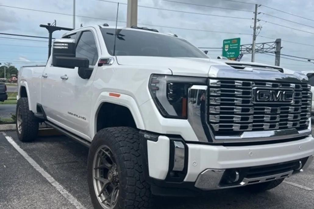2024 Gmc Sierra Denali photo 1